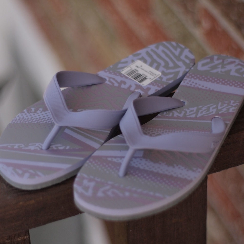 Reebok Women's Size 6 Cash Flip V70761 Purple Slip